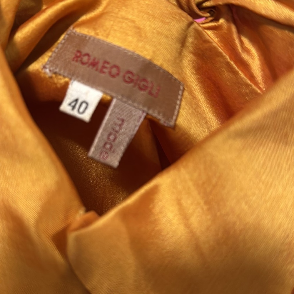Romeo Gili silk Gold Blouse - Picture 9 of 11